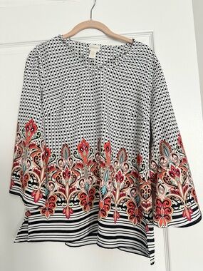 Chico's White Black Patterned Top with Coral and Teal Border